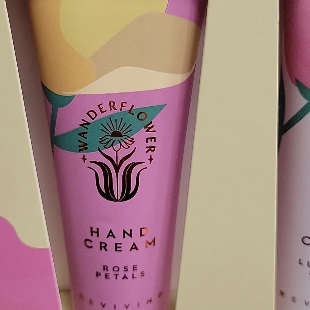 Wanderflower Moisturizing Deluxe Hand Cream Set of 4 New